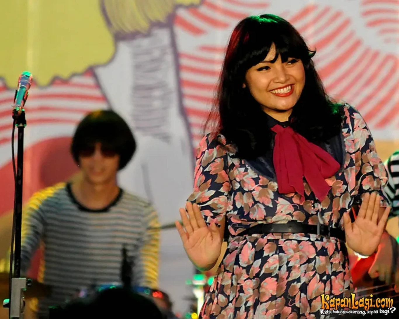 Jika Anda tidak melihat foto White Shoes and The Couples Company, kemungkinan karena foto dengan nomor tersebut tidak tersedia di Kapanlagi.com™