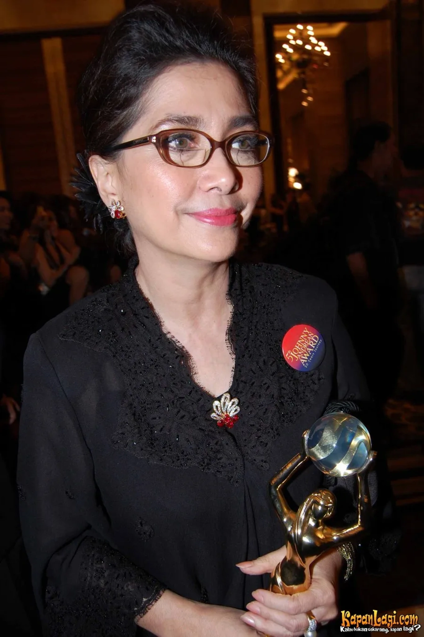 Jika Anda tidak melihat foto Widyawati, kemungkinan karena foto dengan nomor tersebut tidak tersedia di Kapanlagi.com™