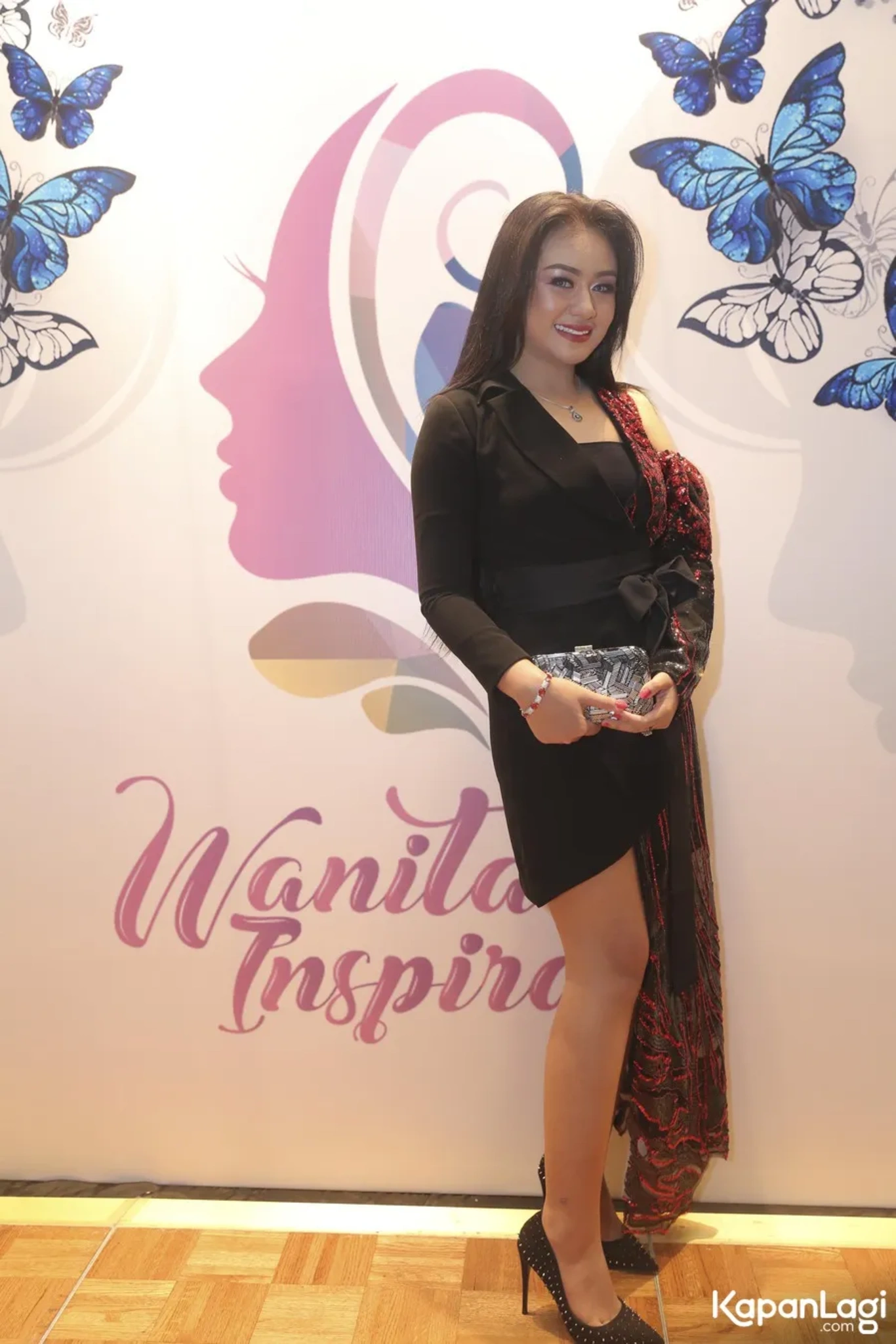 Jika Anda tidak melihat foto Wilda Always, kemungkinan karena foto dengan nomor tersebut tidak tersedia di Kapanlagi.com™