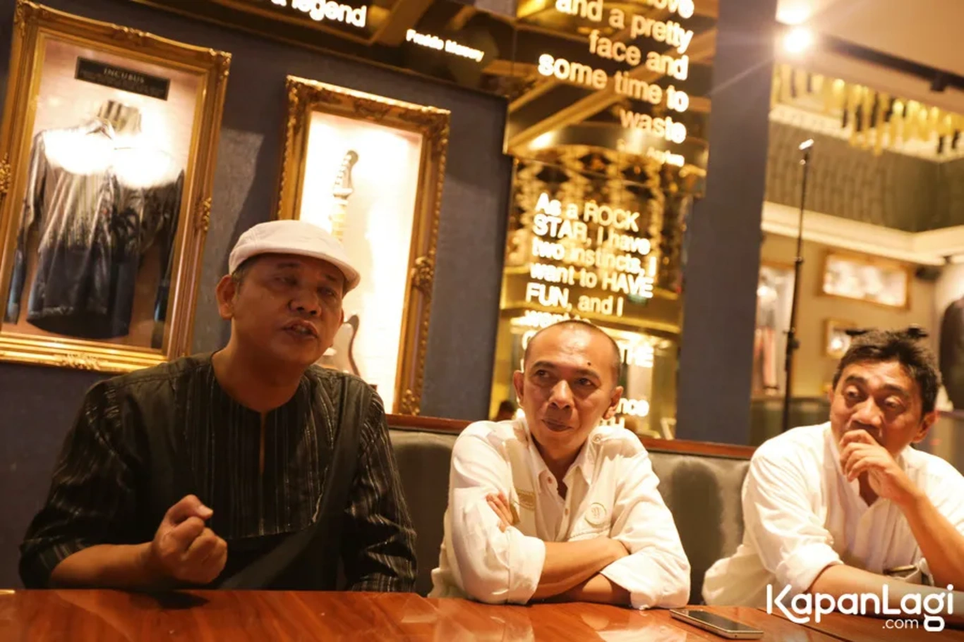 Jika Anda tidak melihat foto Yani Danuwijaya Indonesia 6, kemungkinan karena foto dengan nomor tersebut tidak tersedia di Kapanlagi.com™