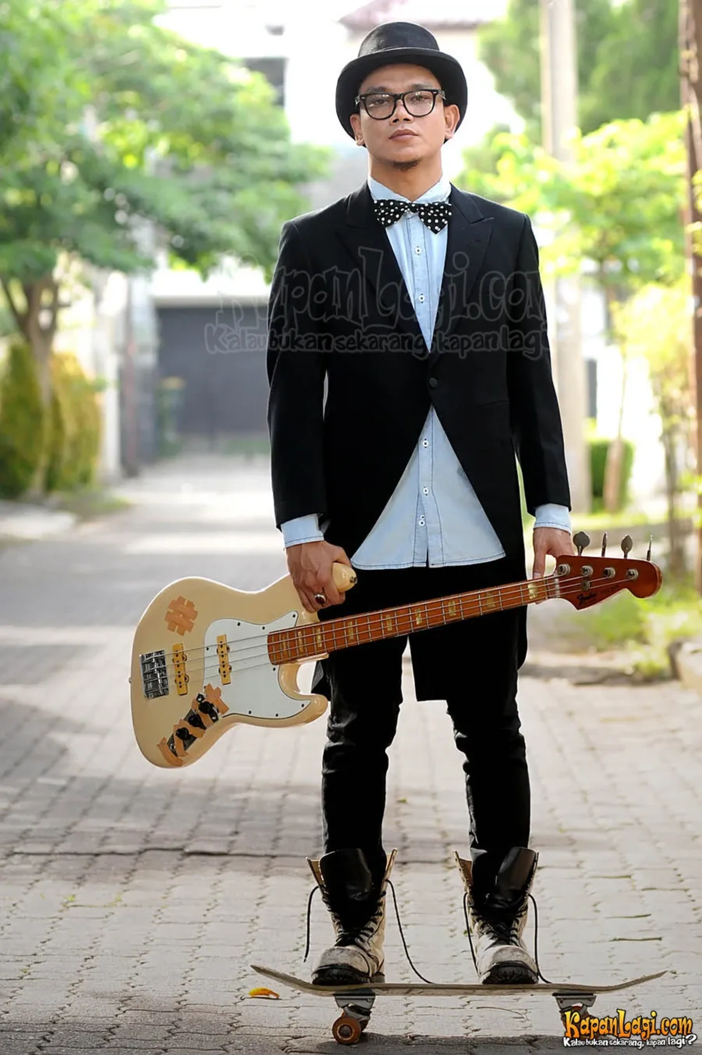 Jika Anda tidak melihat foto Yudhie Havis, kemungkinan karena foto dengan nomor tersebut tidak tersedia di Kapanlagi.com™