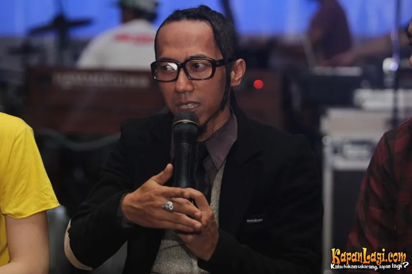 Jika Anda tidak melihat foto Yukie Pas Band, kemungkinan karena foto dengan nomor tersebut tidak tersedia di Kapanlagi.com™