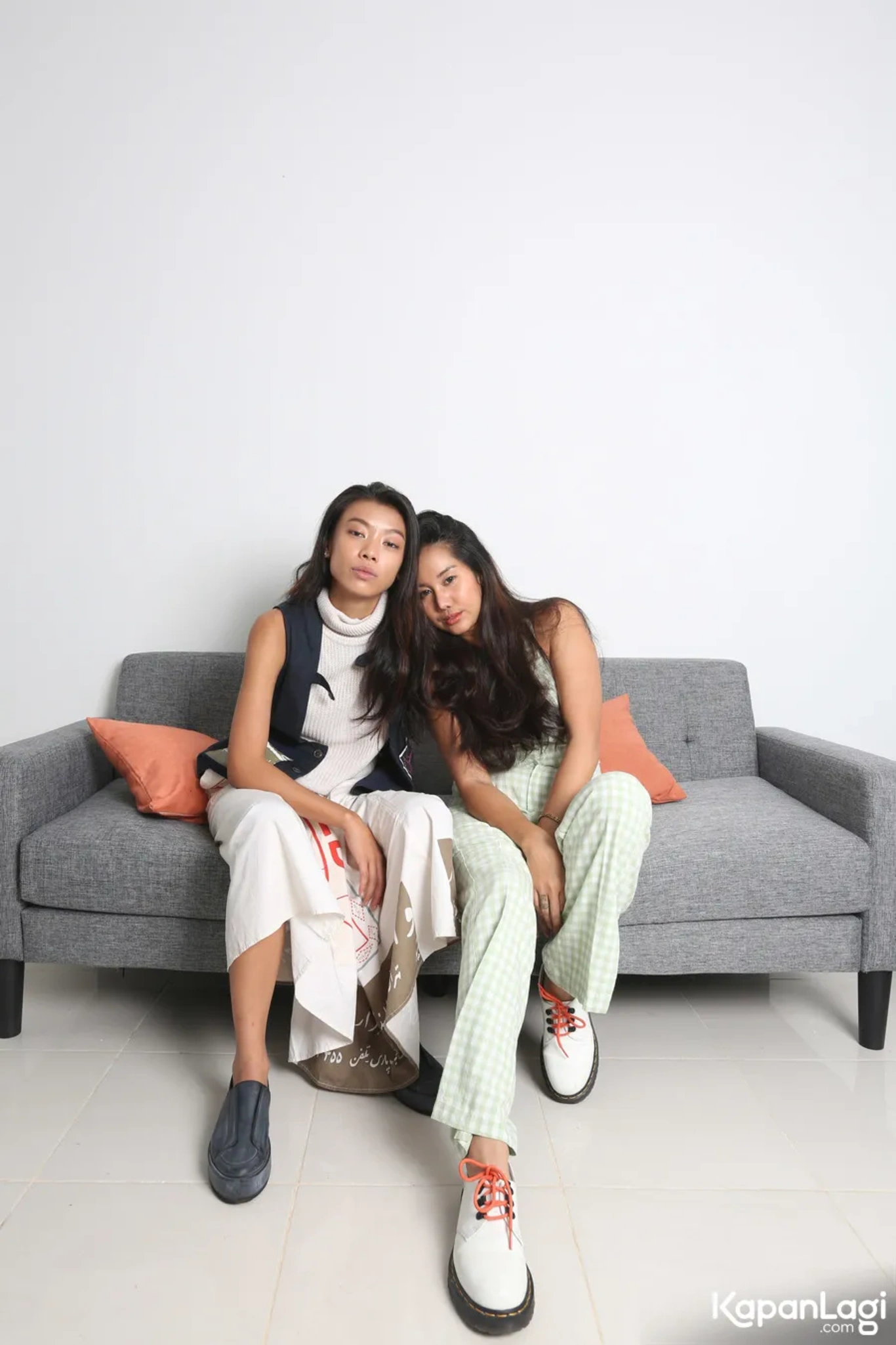 Jika Anda tidak melihat foto Yumi, kemungkinan karena foto dengan nomor tersebut tidak tersedia di Kapanlagi.com™