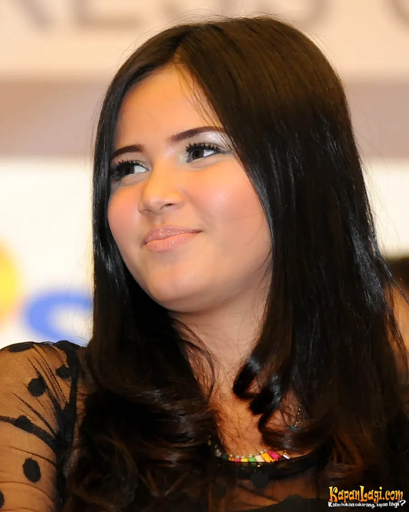 Jika Anda tidak melihat foto Yunita Siregar, kemungkinan karena foto dengan nomor tersebut tidak tersedia di Kapanlagi.com™