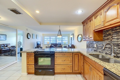 Interior 1 photo for 329 SE 3rd St Unit 301 Hallandale fl 33009