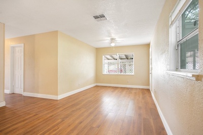 Interior 2 photo for 212 Woodmere Blvd Sanford fl 32771