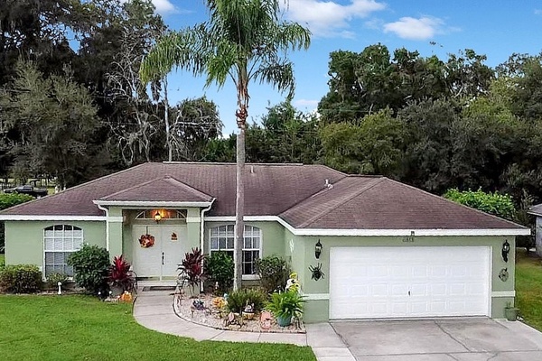 Exterior photo for 6818 Stephens Path Zephryhills fl 33542