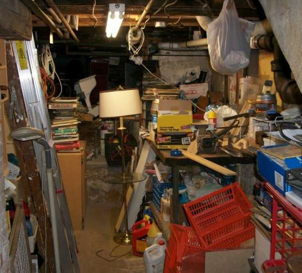 Clutter_in_basement.jpg