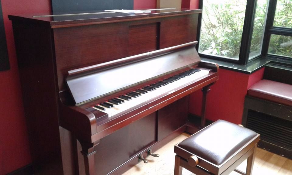 Selwyn Piano.jpg