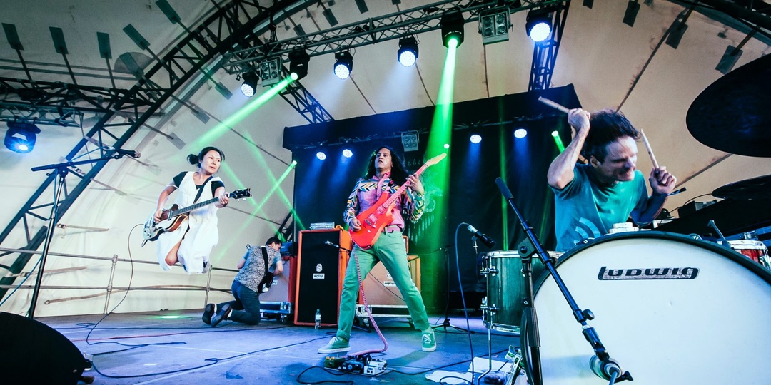 "Deerhoof was never capable of using a formula": An interview with Deerhoof's Greg Saunier