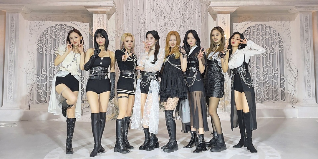 TWICE debut on The Kelly Clarkson Show with ethereal performance of 'Cry For Me' — watch
