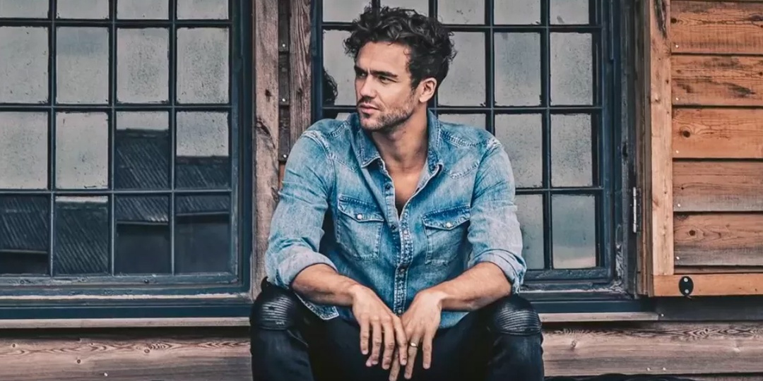 Lawson's Andy Brown to hold solo acoustic concert in Manila