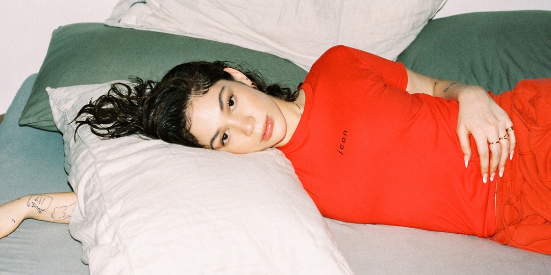 Jess Connelly breaks hearts with new single 'Chatter' – listen