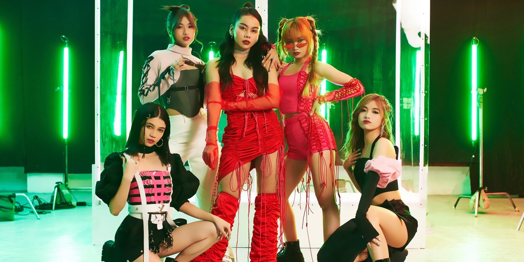 KAIA make official debut with new single 'BLAH BLAH' – watch