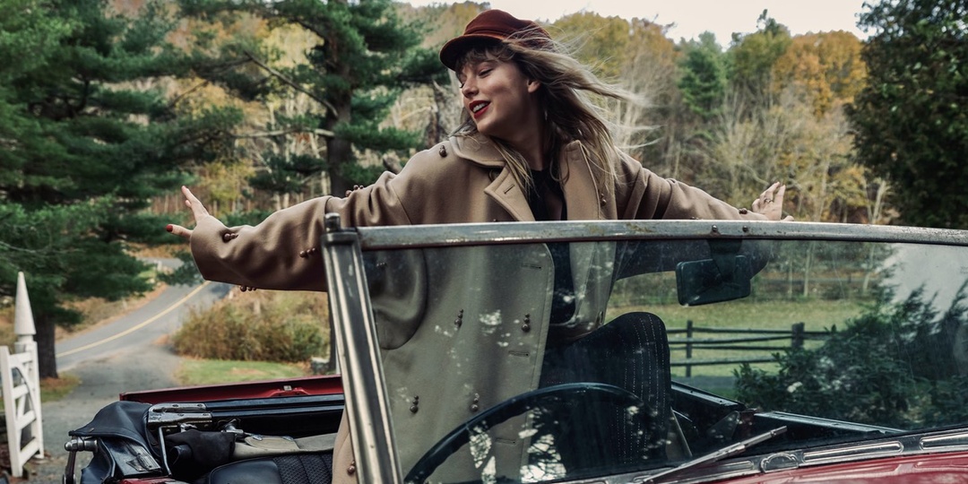 Taylor Swift mends broken hearts with the release of Red (Taylor's Version) – listen
