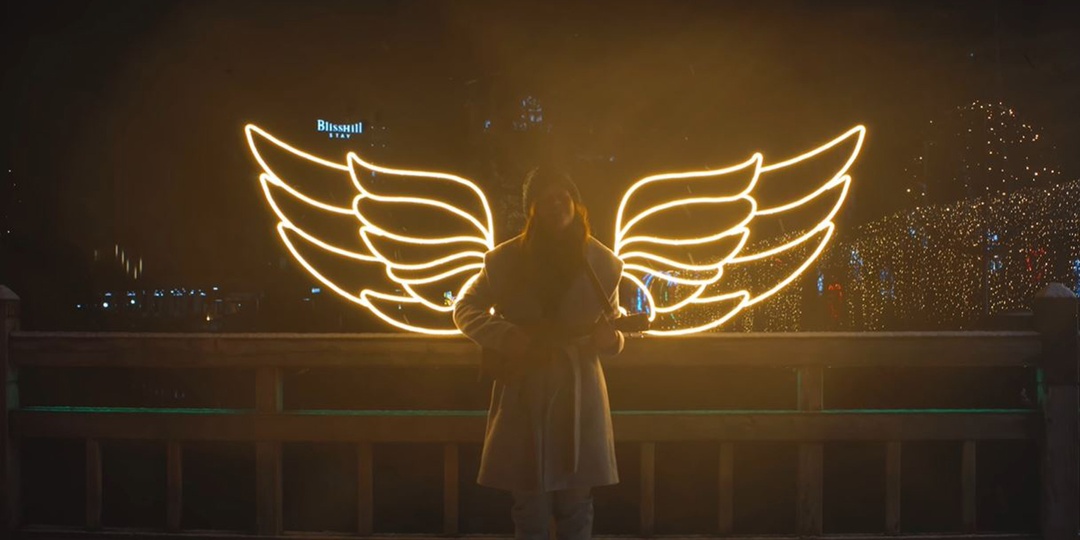 Reneé Dominique shares 'A Silent Holy Night' ukulele mashup – watch