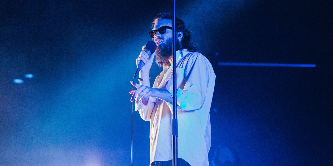 Father John Misty performs unreleased, rejected song from A Star Is Born – watch 