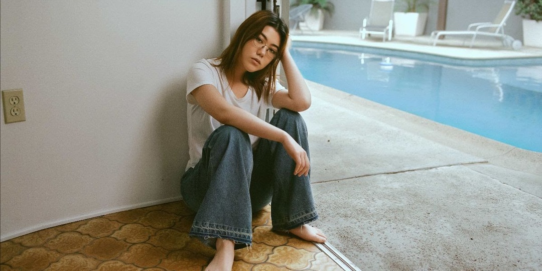 SE SO NEON embraces the present with debut album '<NOW>' — listen