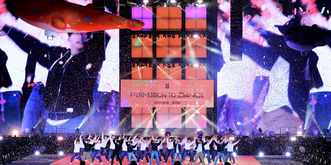 Filipino fans cheer on BTS and ARMY at PERMISSION TO DANCE ON STAGE - SEOUL concert