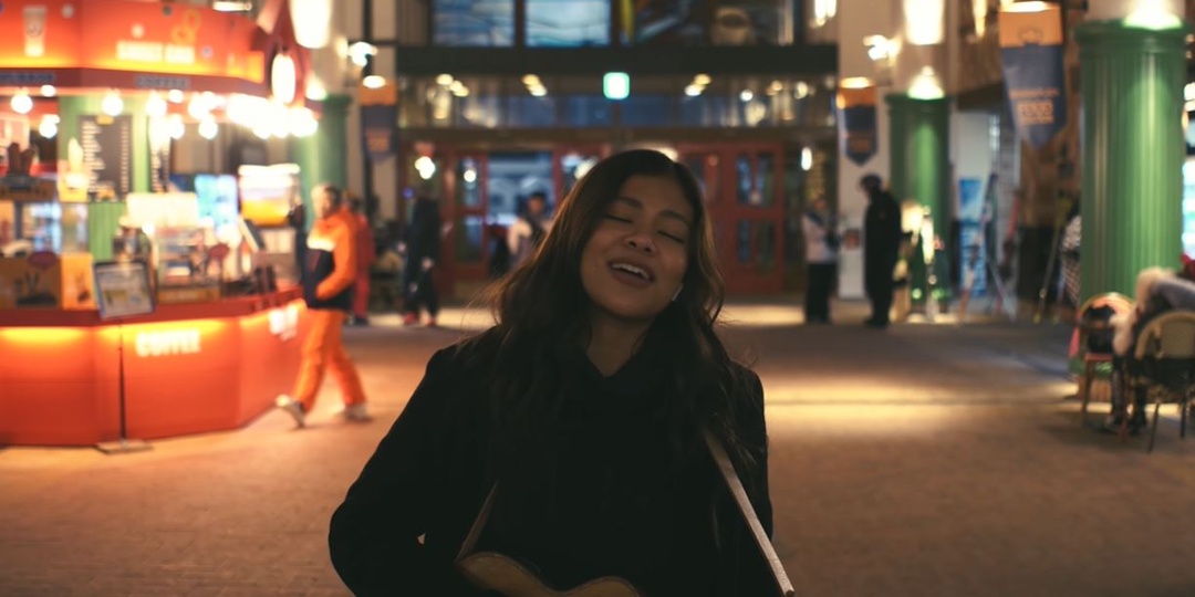 Reneé Dominique makes the season brighter with 'The Christmas Song x I'll Be Home for Christmas' ukulele mashup – watch