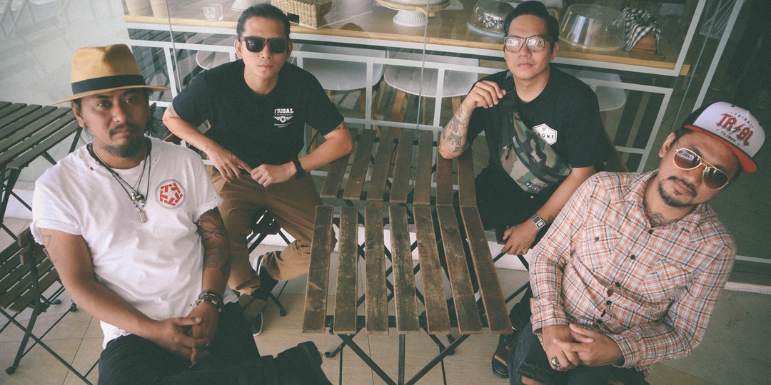 Typecast to open for American Football in Manila