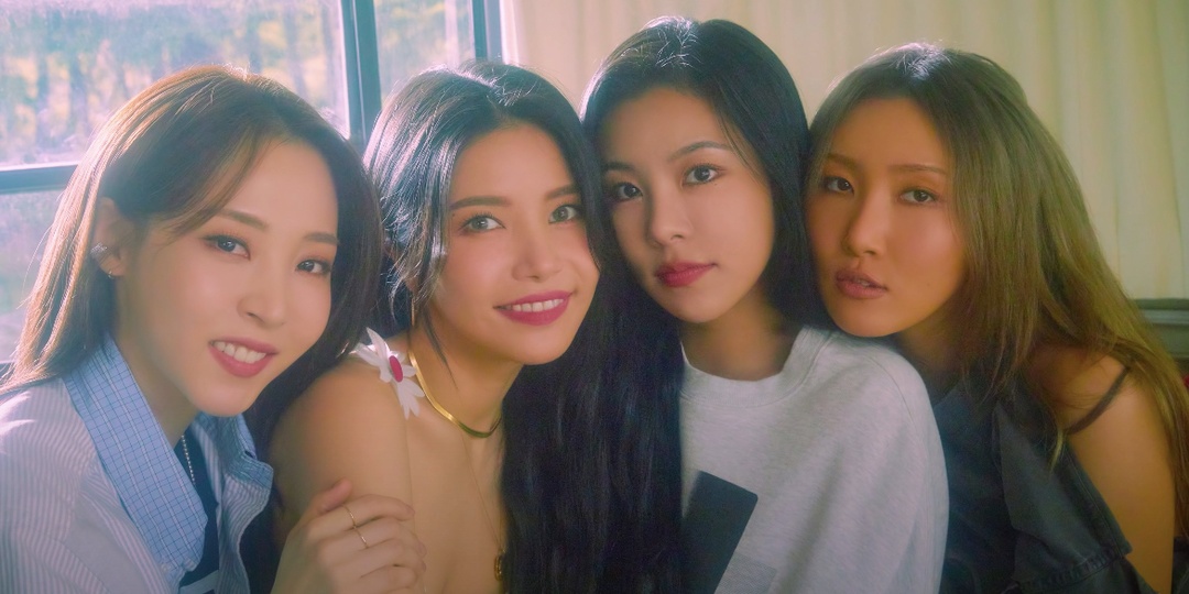 MAMAMOO make a stellar return with their new mini-album 'WAW' — listen
