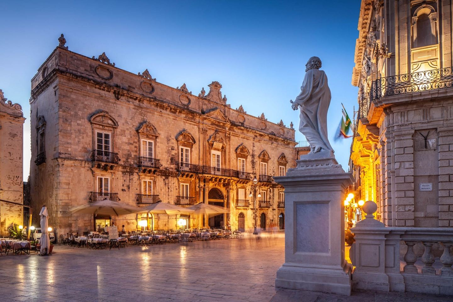 BAROQUE, BIKE AND SEA ​IN SOUTHERN SICILY - Gordon Knight - 24/000498