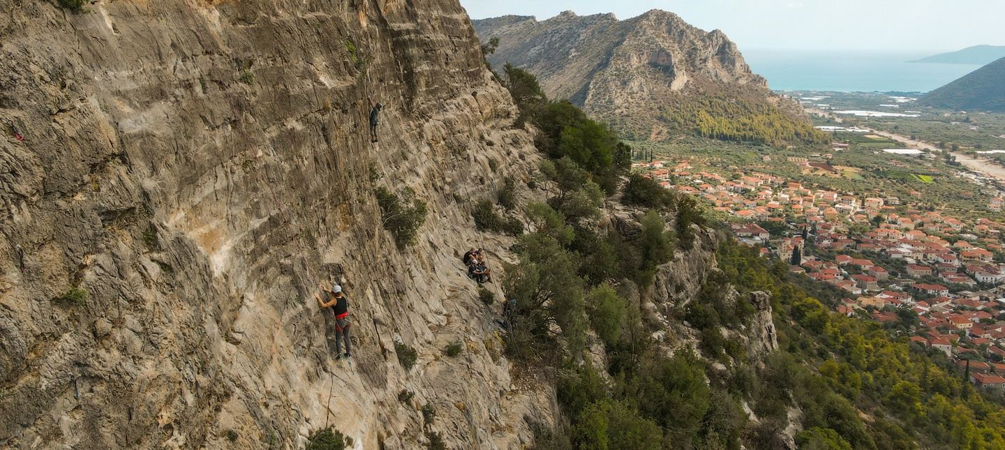 Nomia`s Climbing Vacation Spring