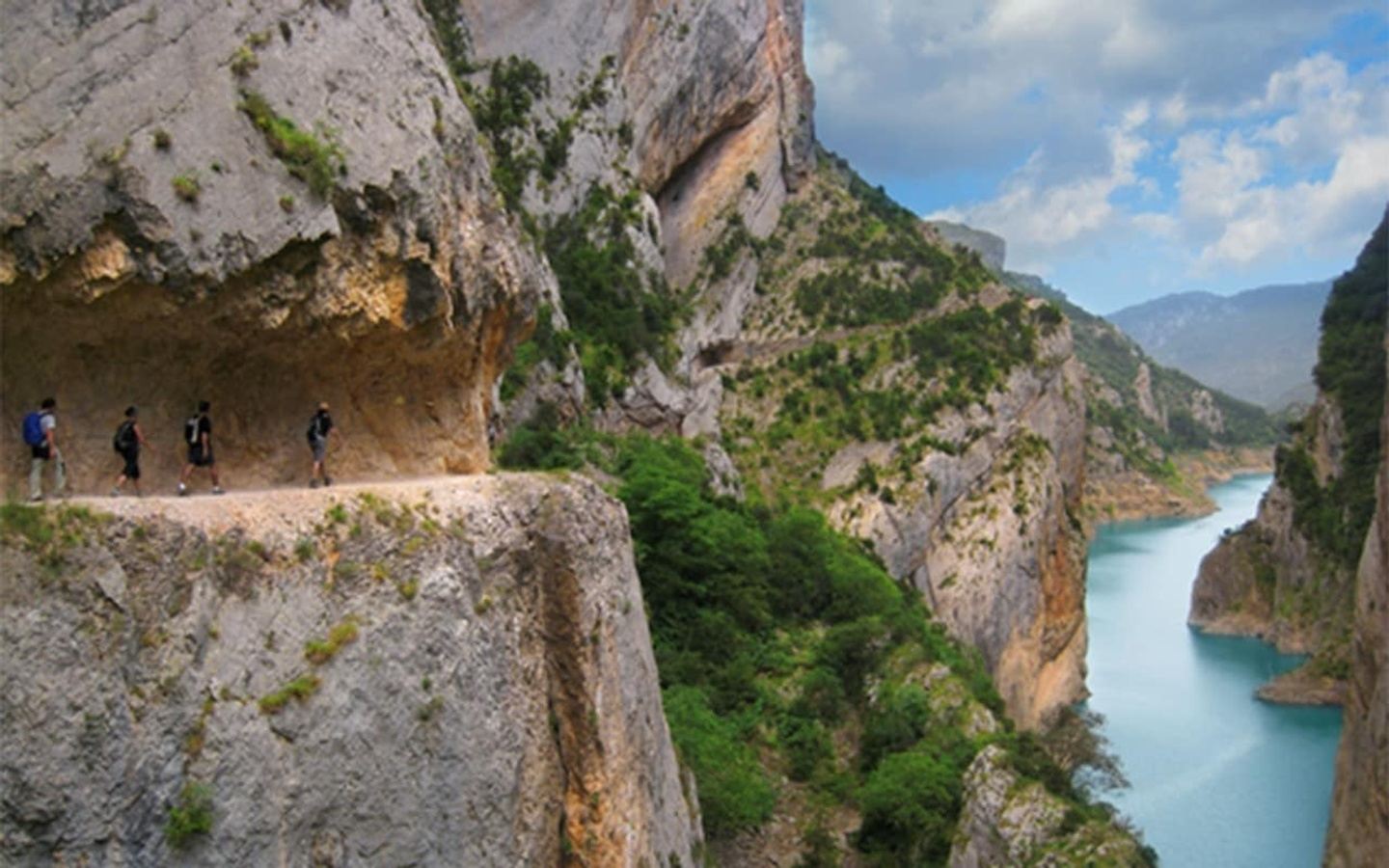 2 DAY HIKING TOUR MONT REBEI GORGE