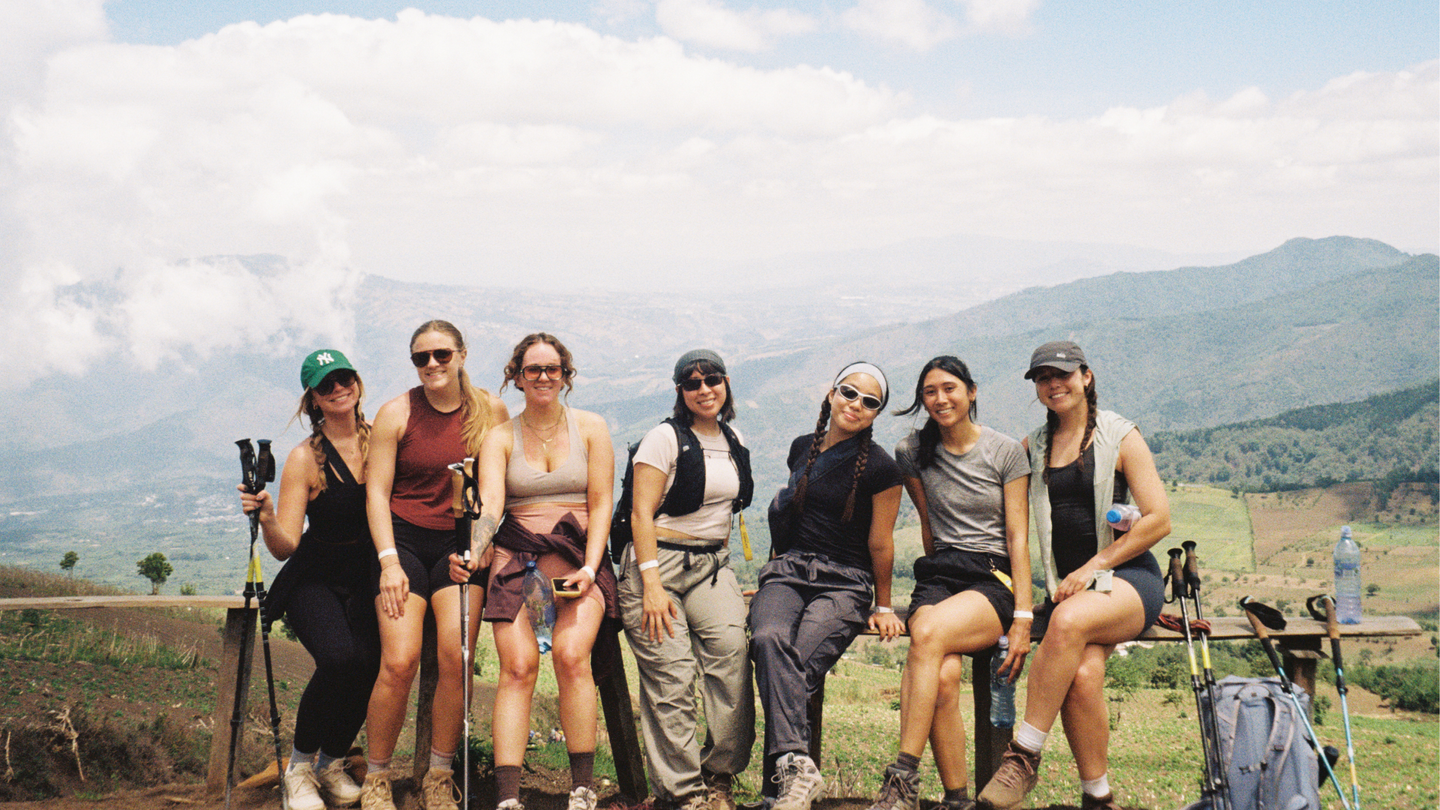 Guatemala: Antigua + Acatenango