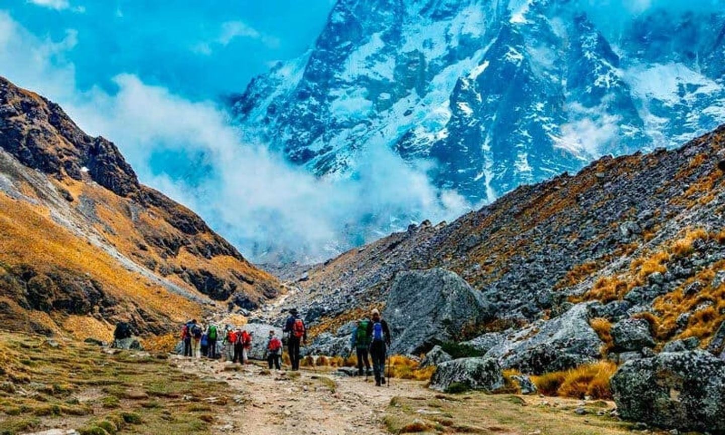 HUMANTAY LAKE HIKE FULL DAY TOUR