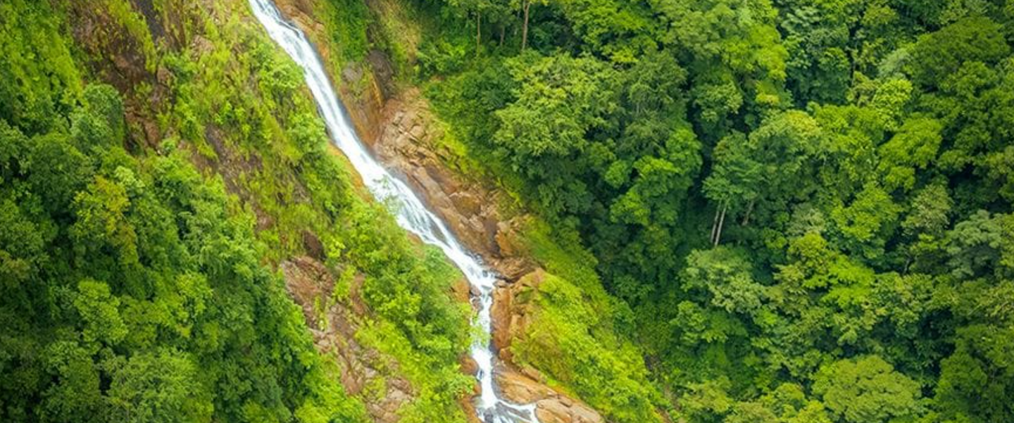 Hiking Tour in Bijagual Waterfall