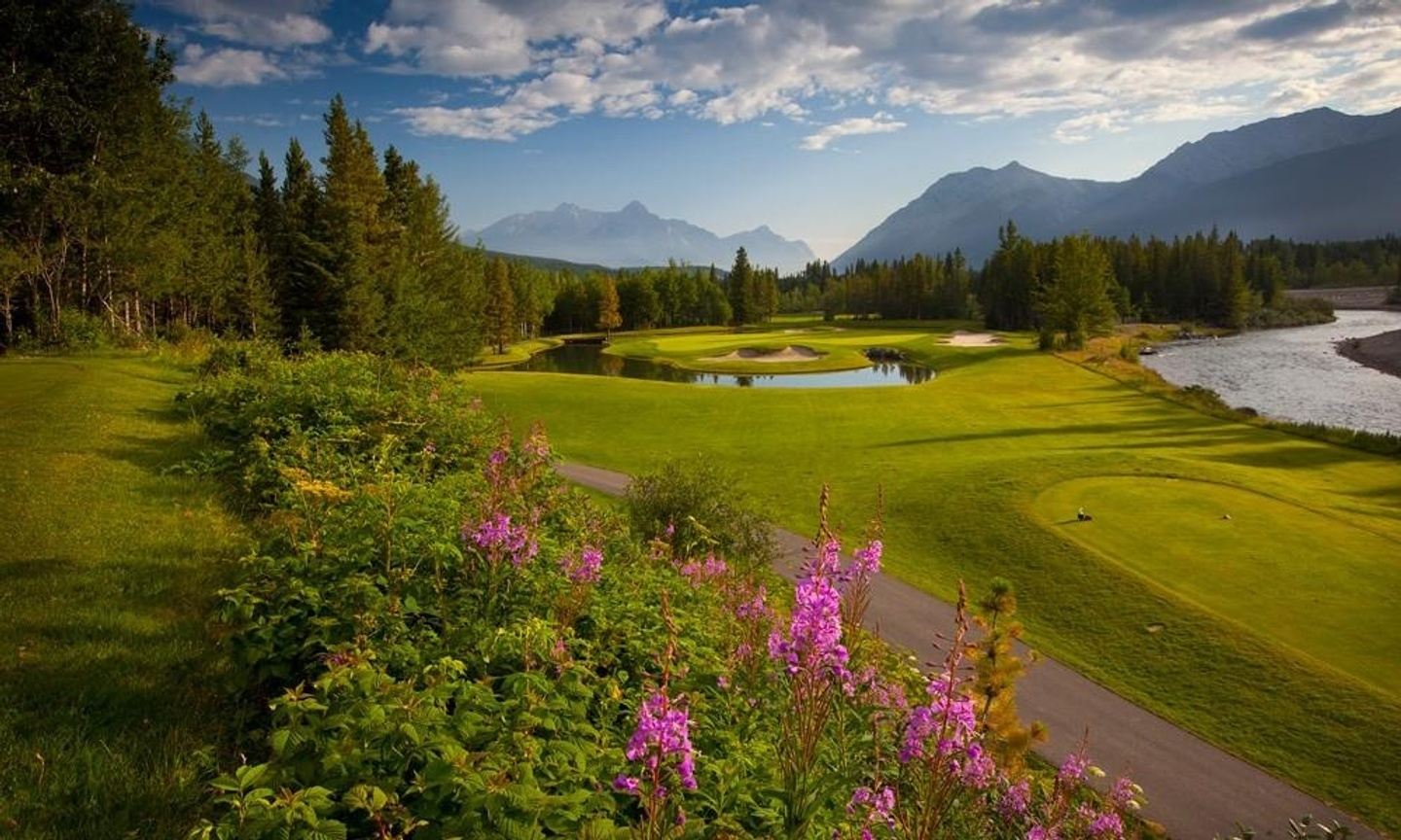 From the Rockies to the Fairways - A Canadian Golf Experience