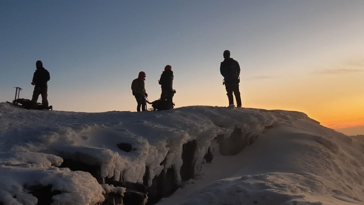 Climbing Cotopaxi + 1 peak/ Alli x2 /23-26 nov, 2025