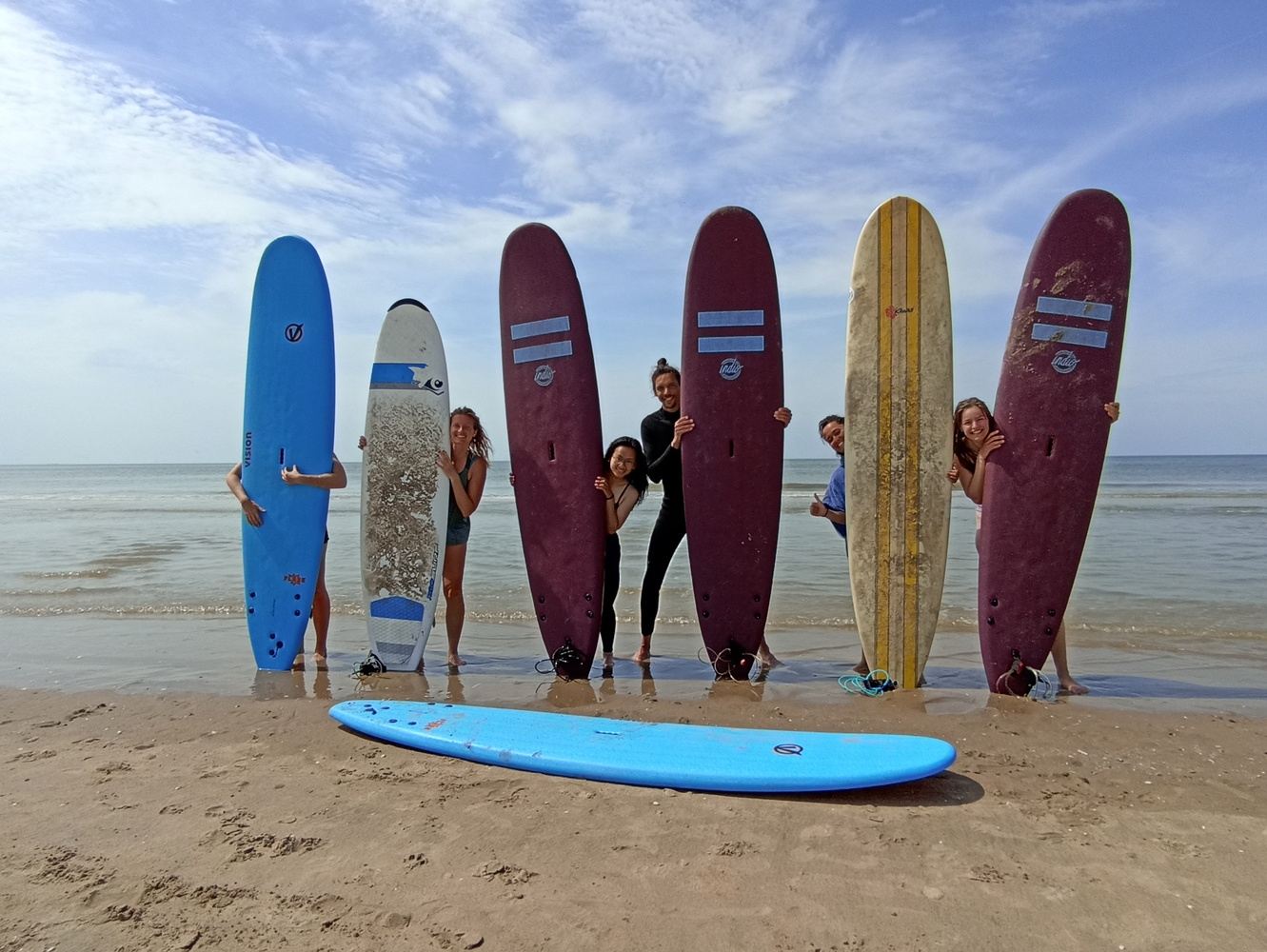 Surf Crash Course - Chasing waves with La Karavana & De Surfbus 2025