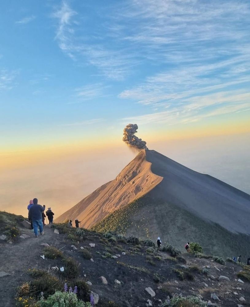 BOOKING DEPOSIT FOR 1-DAYS ACATENANGO HIKING  TOUR - COLLECTIVE