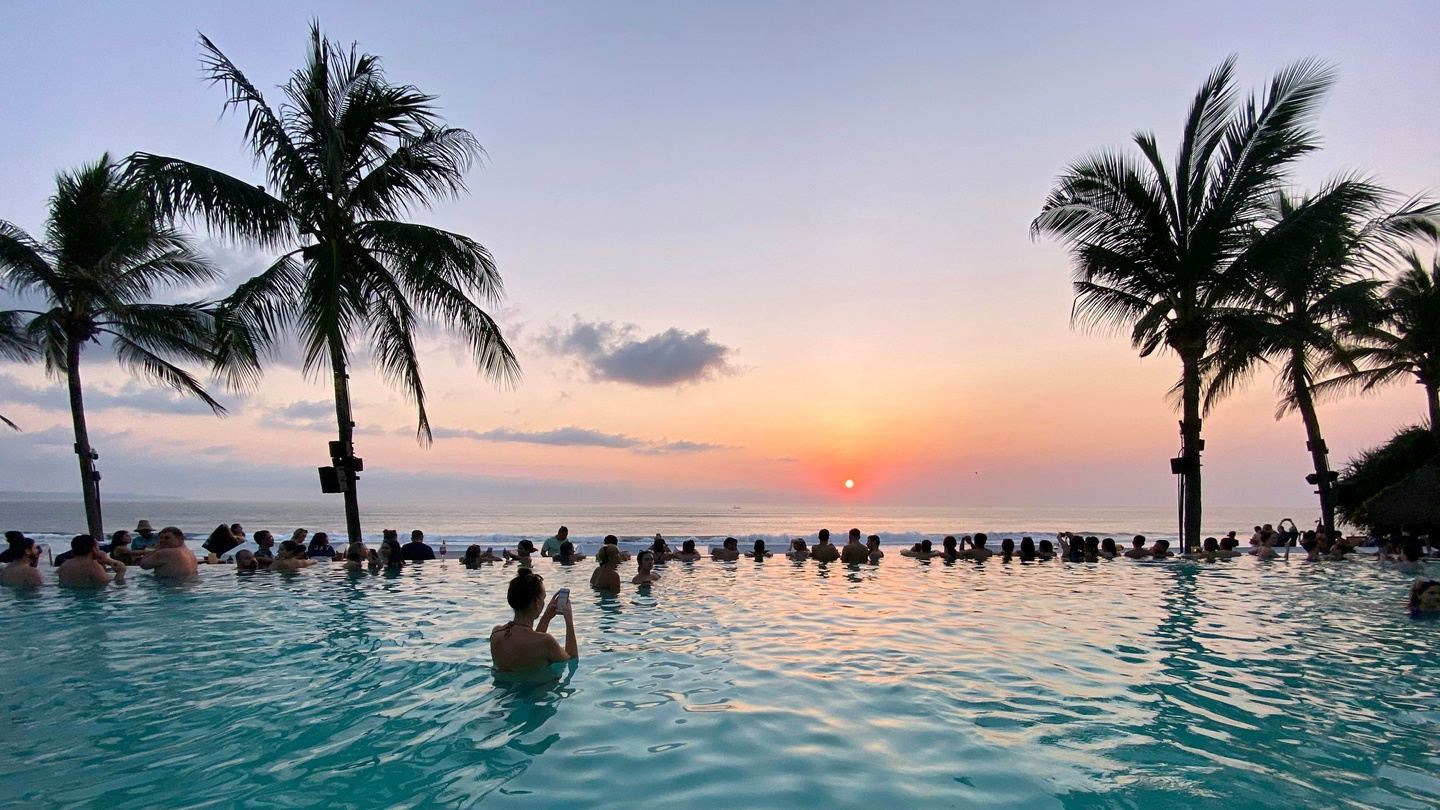 Bali Highlights & Islands  12 days X Nova Sterling