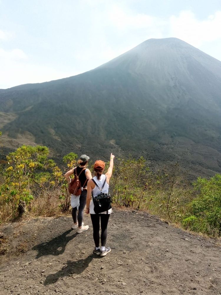 PRIVATE TOUR OF PACAYA FROM ANTIGUA
