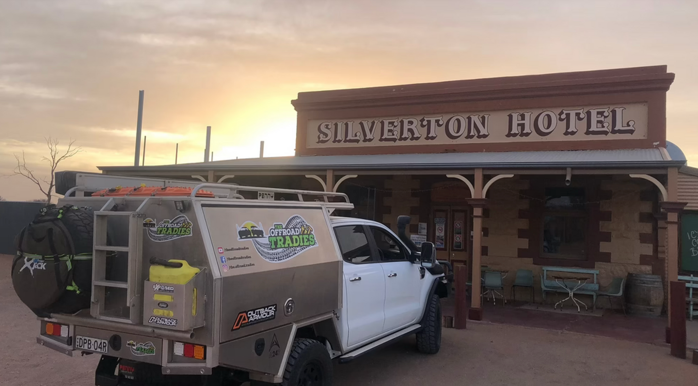 Iconic & Outback Pub Tagalong Tour