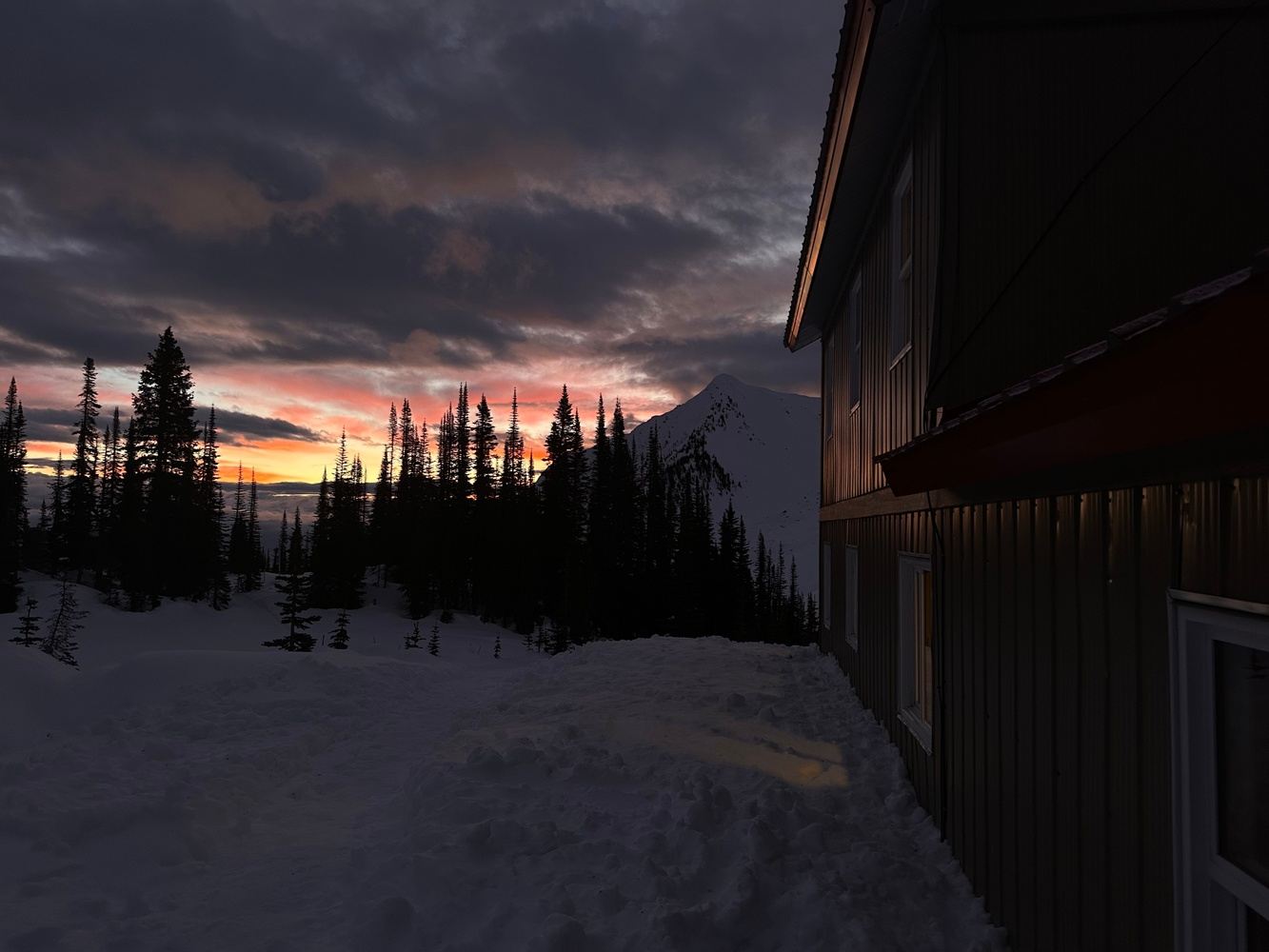 2027 - Vista Lodge - HATCHETT
