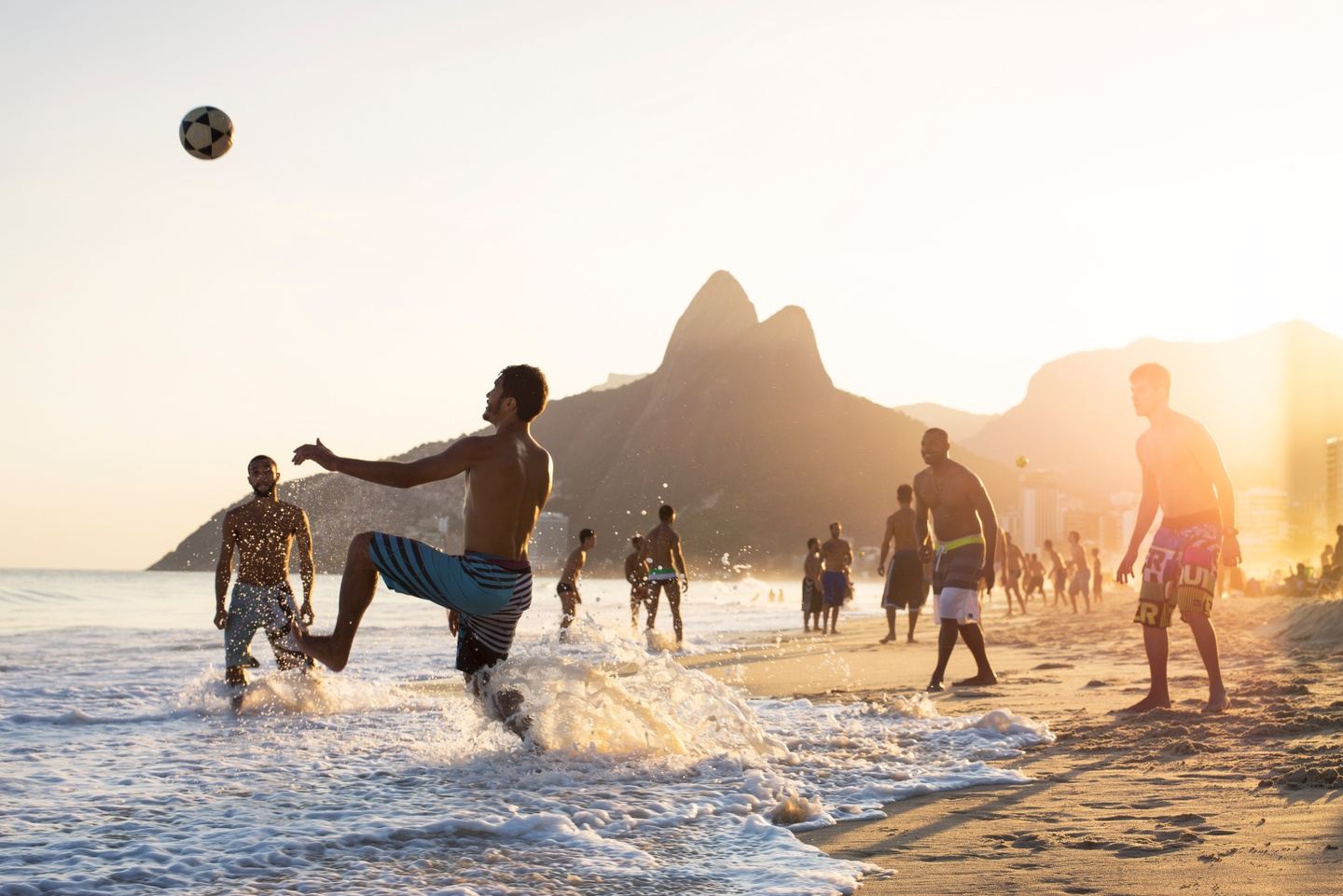 Rio de Janeiro Unbound: City, Jungle, Sea