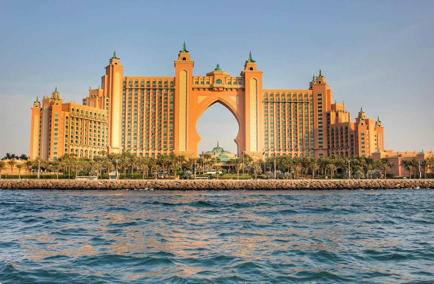 Dubai Dreams: A Luxurious Adventure