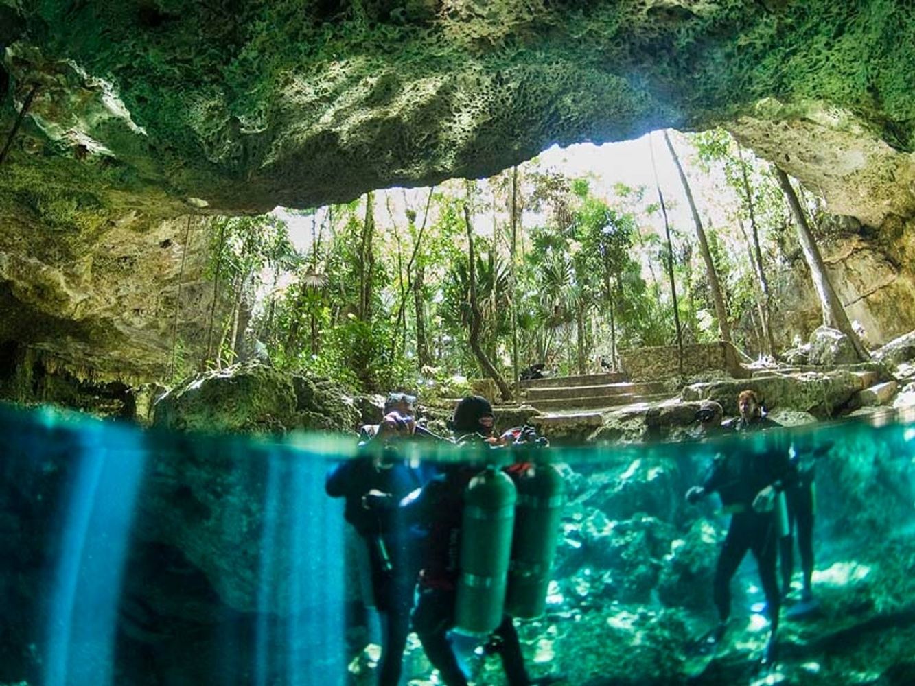 Buceo en Cenote (área central)