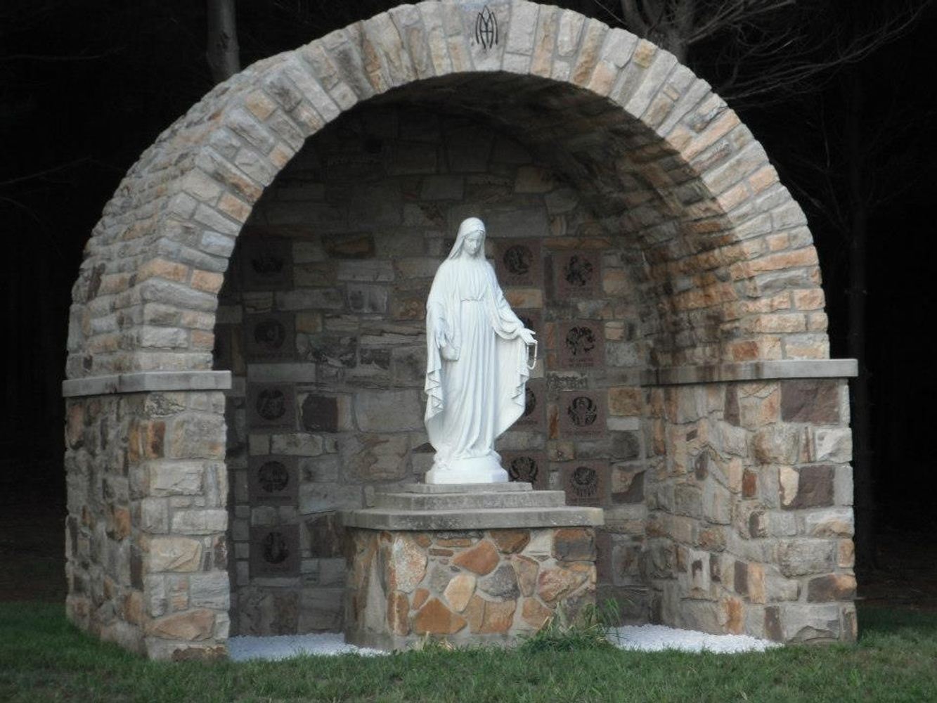 Strengthening Our Daily Prayer Through Mary