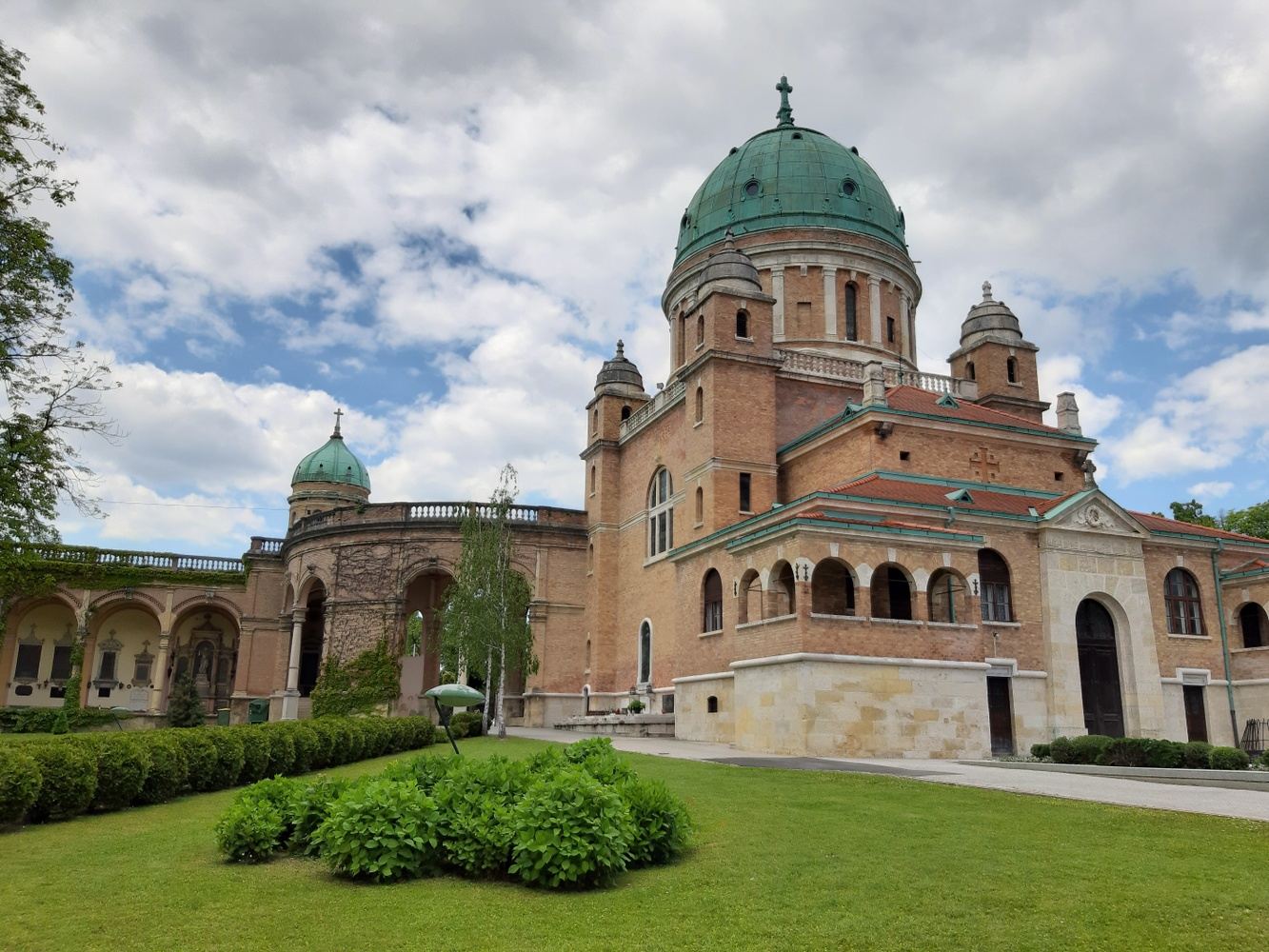 Mirogoj: Whispers of Eternity - public walking tour Saturdays at 10am