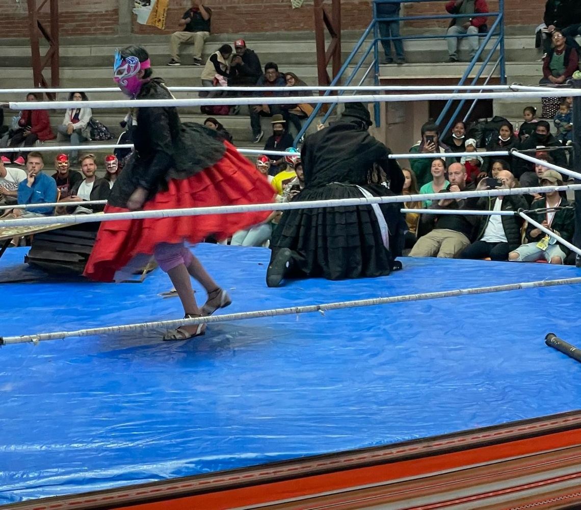 Cholitas Wrestling