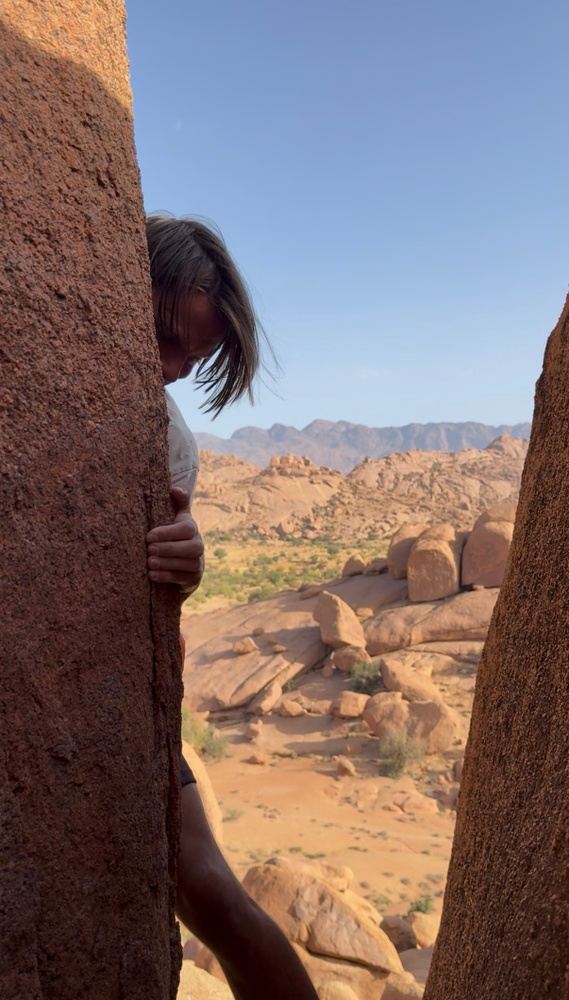 Bouldering in Tafraoute, Morrocco