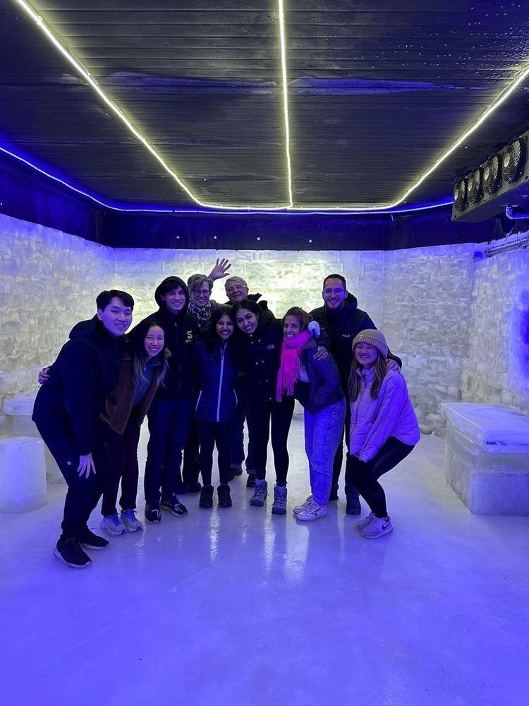 BAR DE HIELO 18:00 PM /ICE BAR 18:00 PM