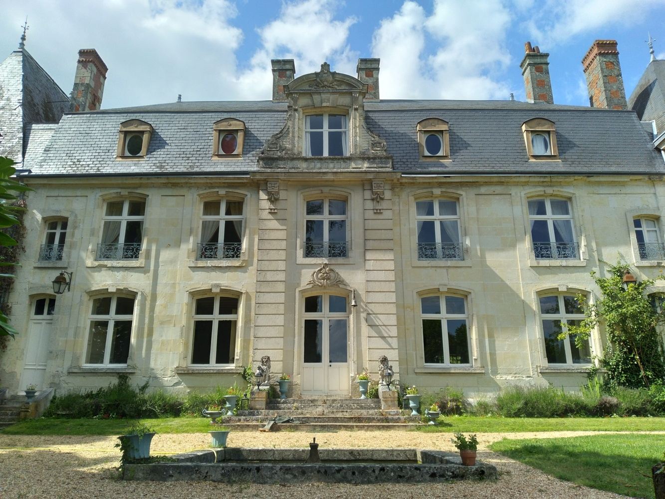 Paint, Sip, and Savor in Trôo, France with Margaret Niven