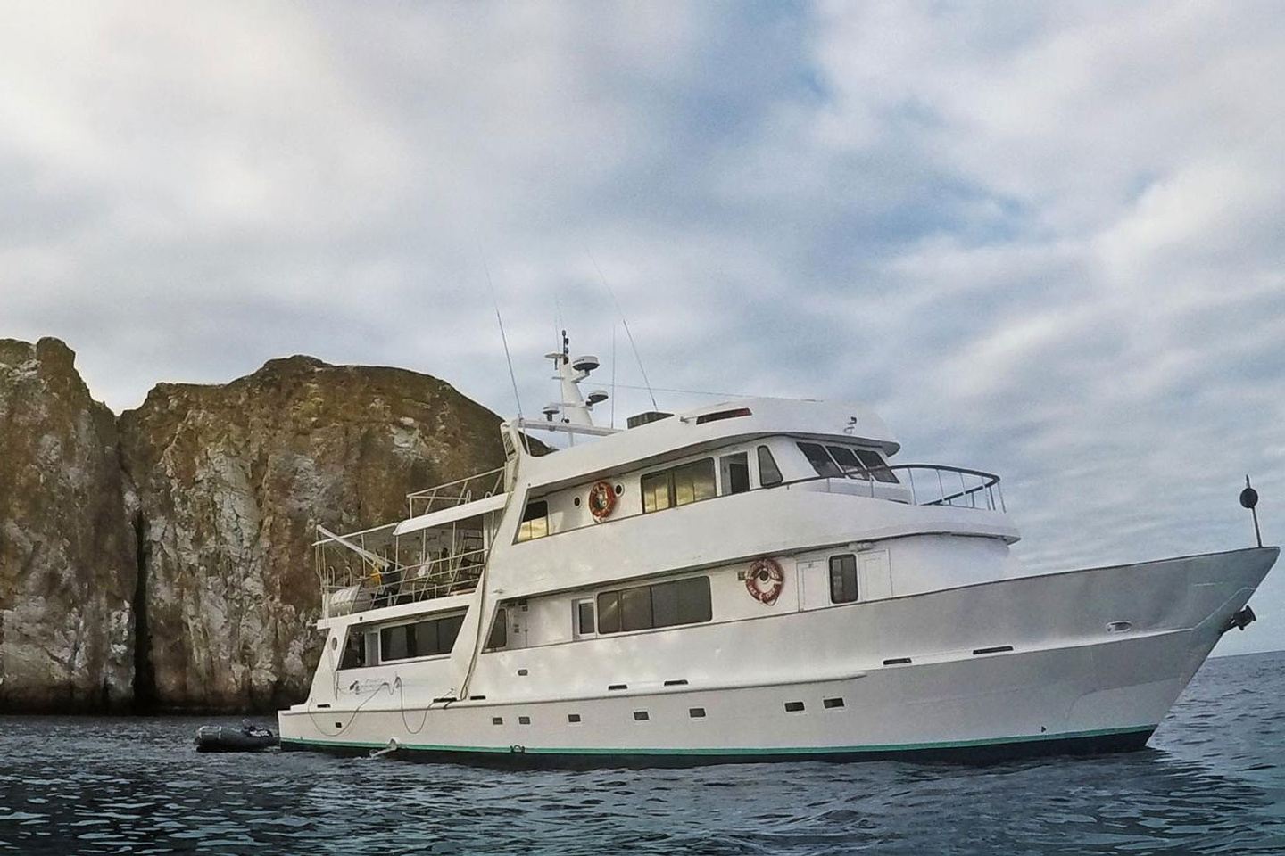 Eden Galapagos Yacht - Ecuatraveling